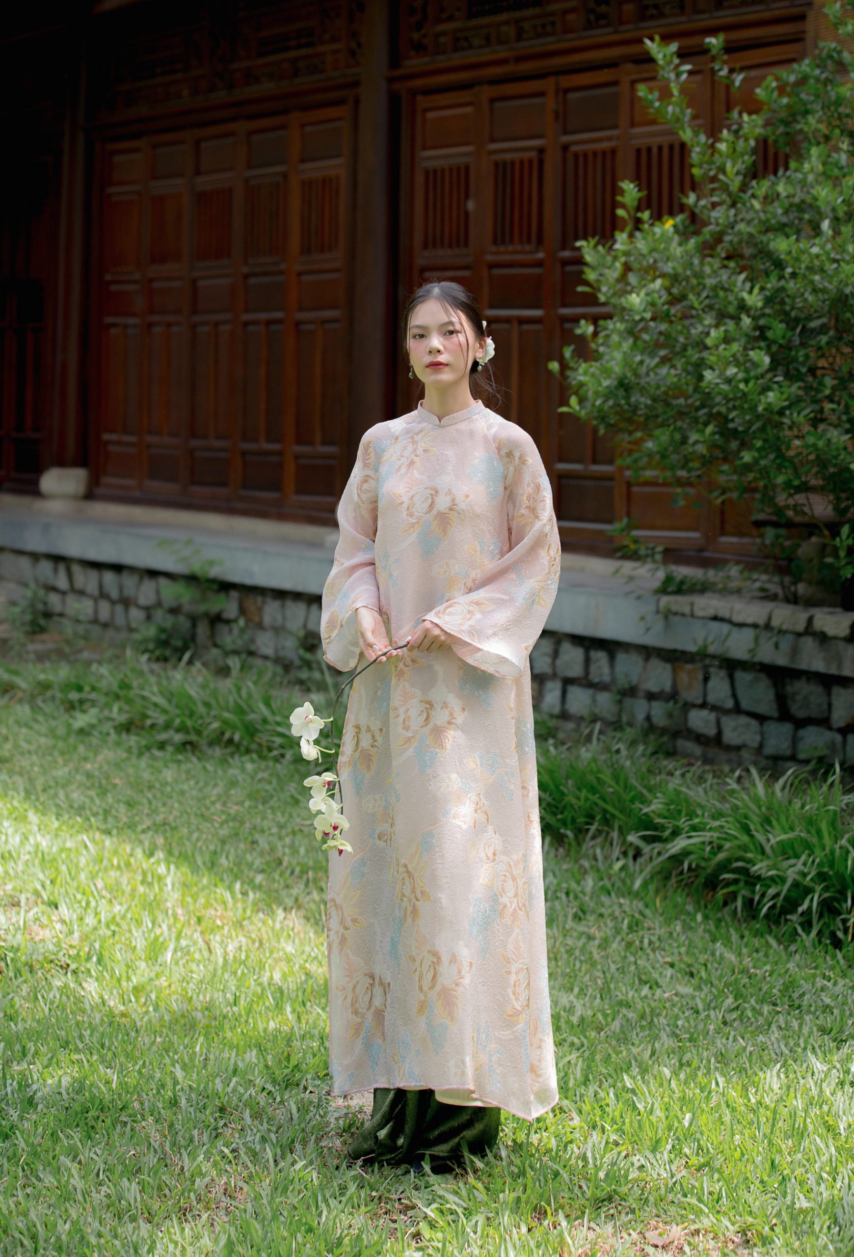 Áo dài Thu Hải Đường màu hồng