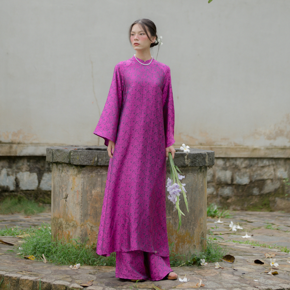 Áo dài tơ tằm hoạ tiết hoa cúc màu tím