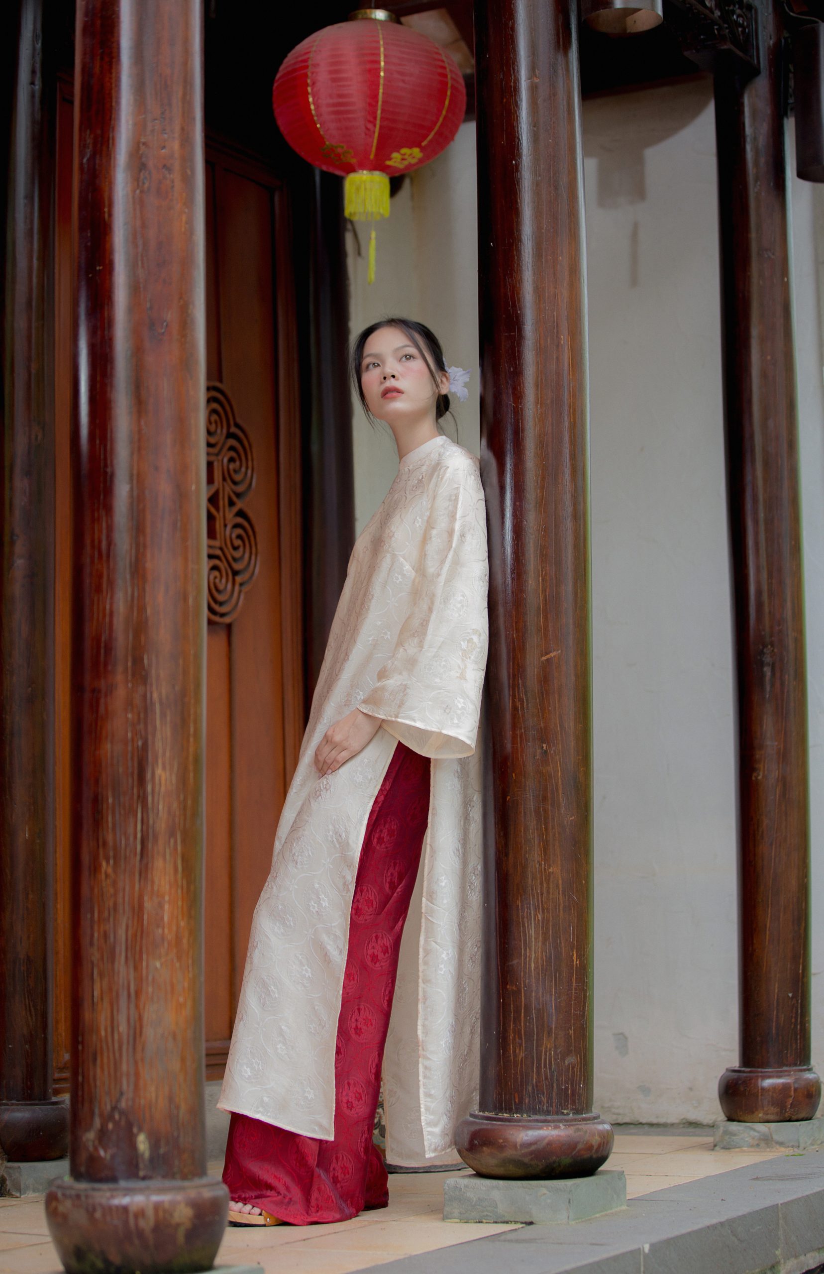 Áo dài tơ tằm hoa Thuỷ Tiên màu kem