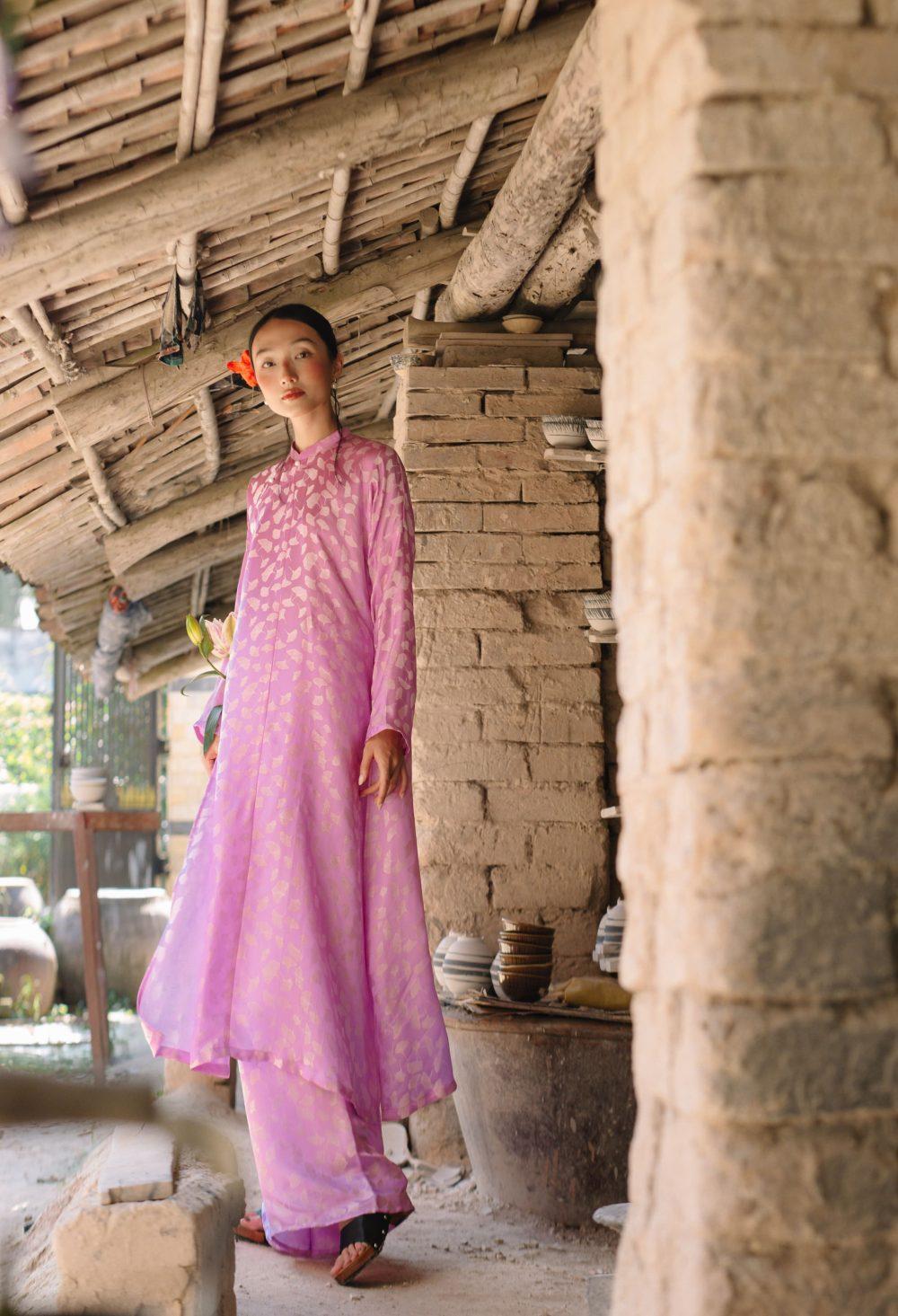 Áo Dài Ngân Hạnh màu tím