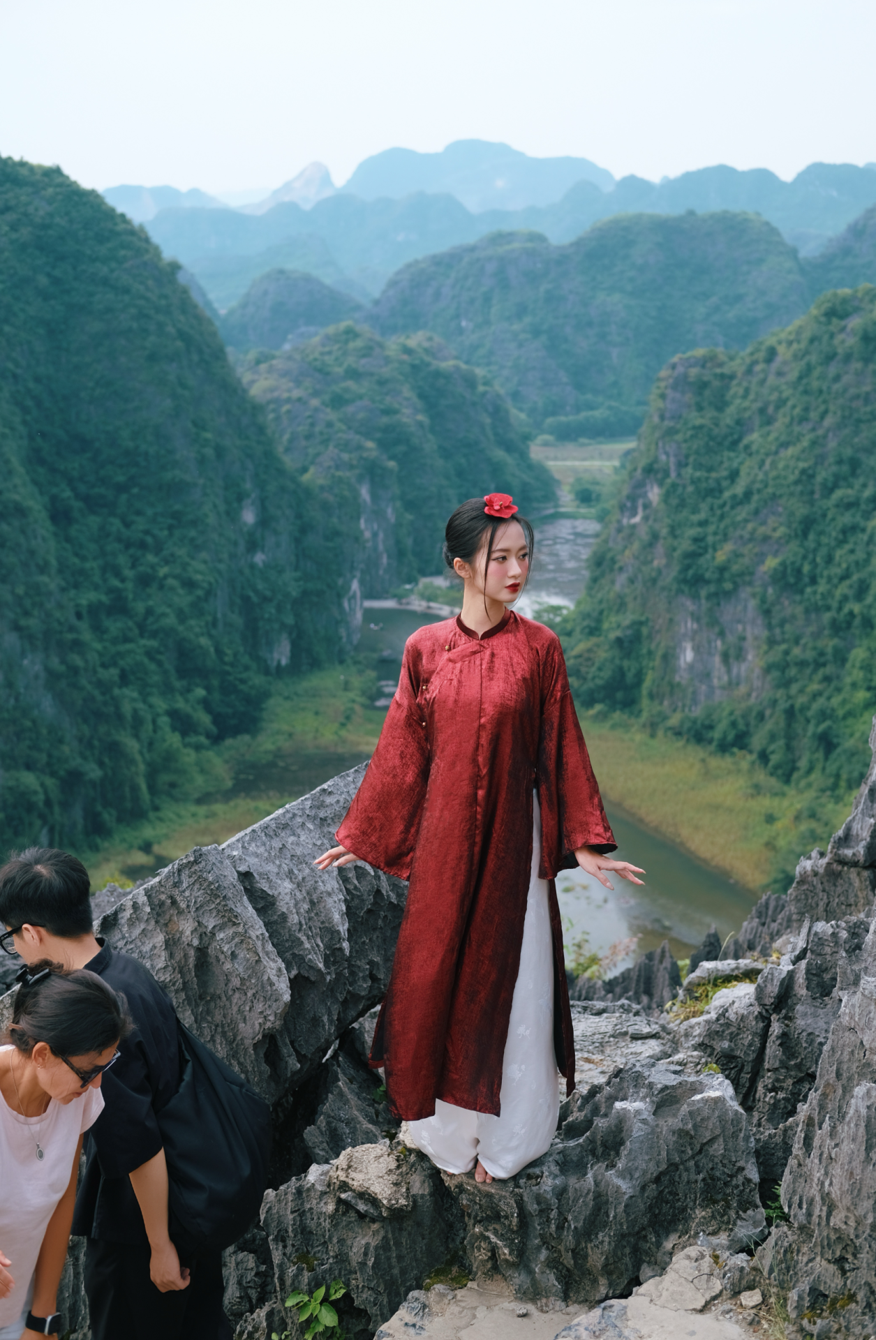 Thiên Sơn Vạn Thuỷ