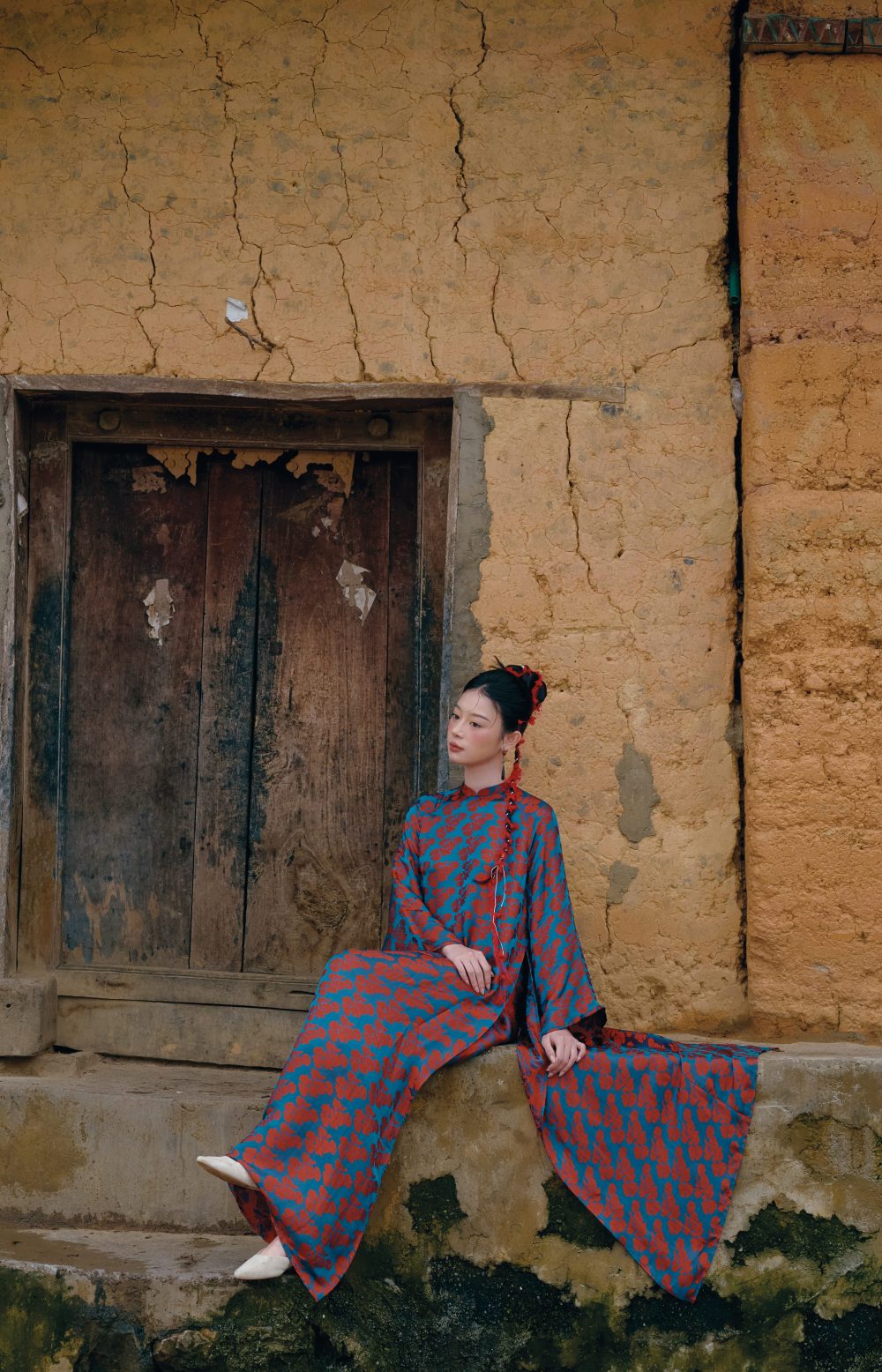 Quần lụa tơ tằm hoạ tiết ngân hạnh màu đỏ