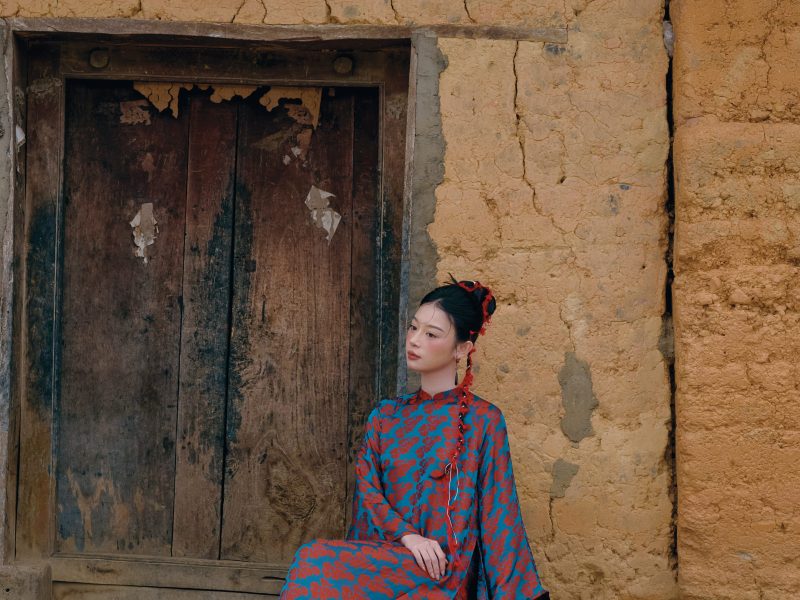 Quần lụa tơ tằm hoạ tiết ngân hạnh màu đỏ