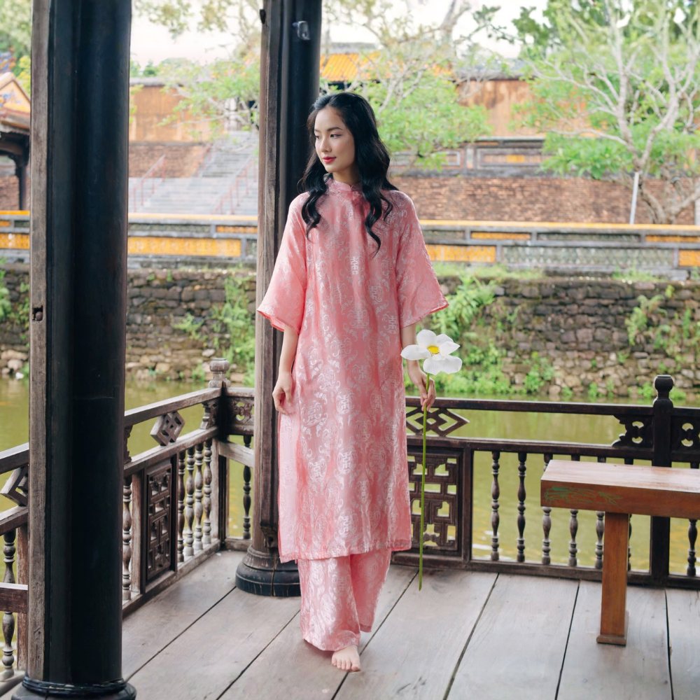 Áo dài tơ tằm hoạ tiết thọ dơi màu hồng tươi - dáng cách tân