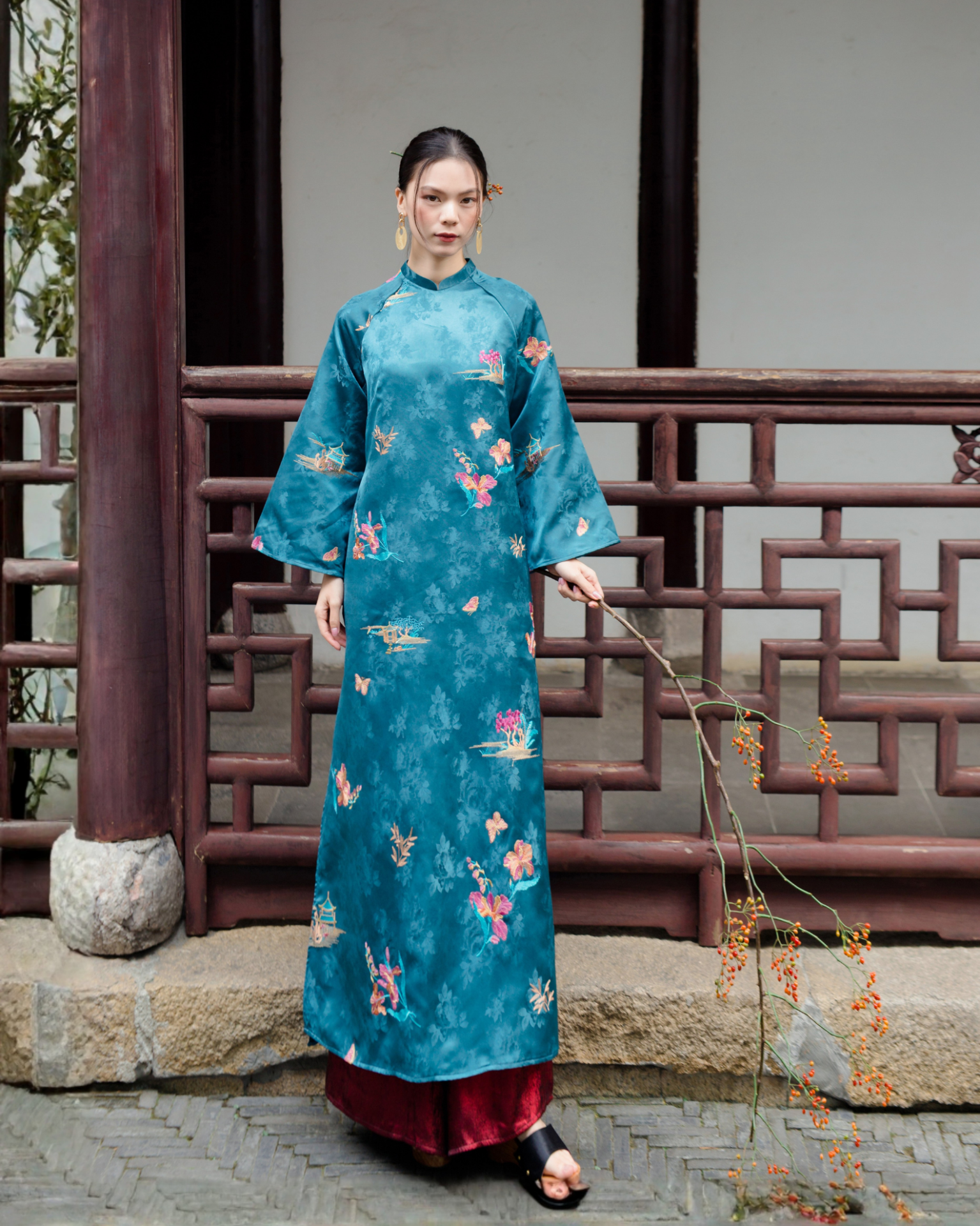 Áo dài Lan Đình _ dáng cách tân dài