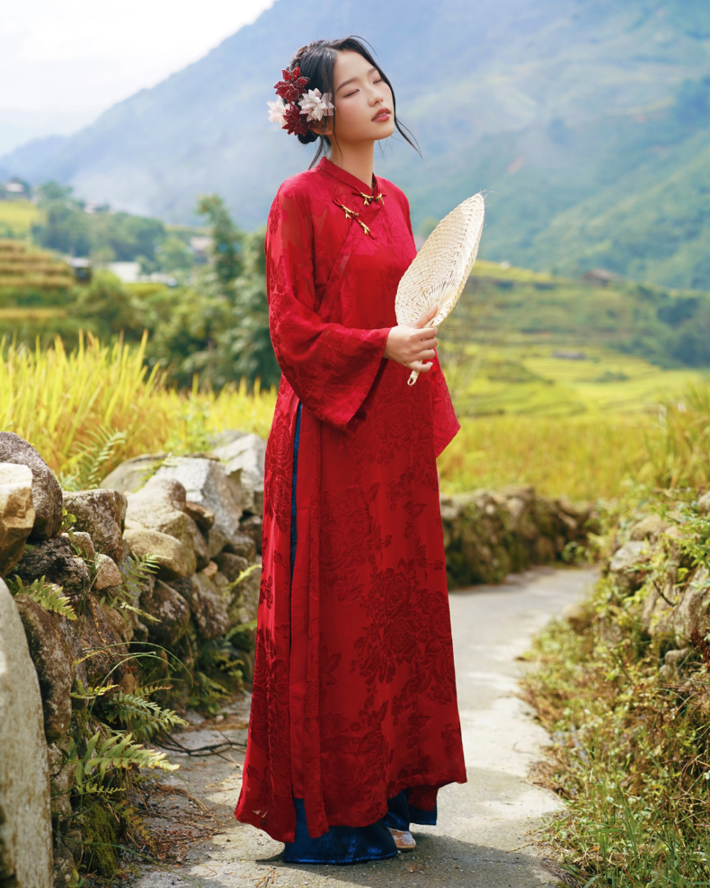 Áo Dài Giai Nhân màu đỏ - dáng ngũ thân
