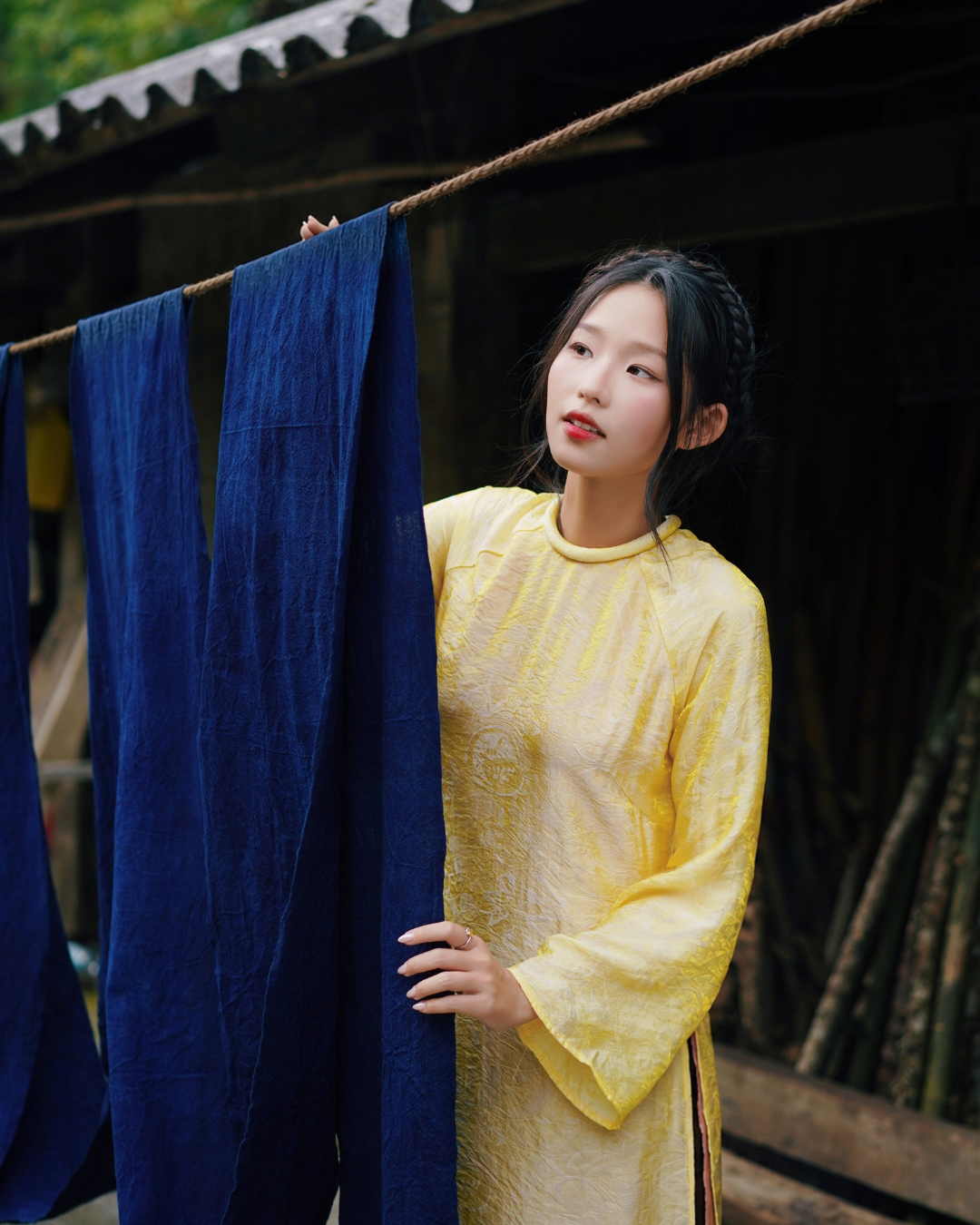Thêu Mây Lên Sóng Cốc